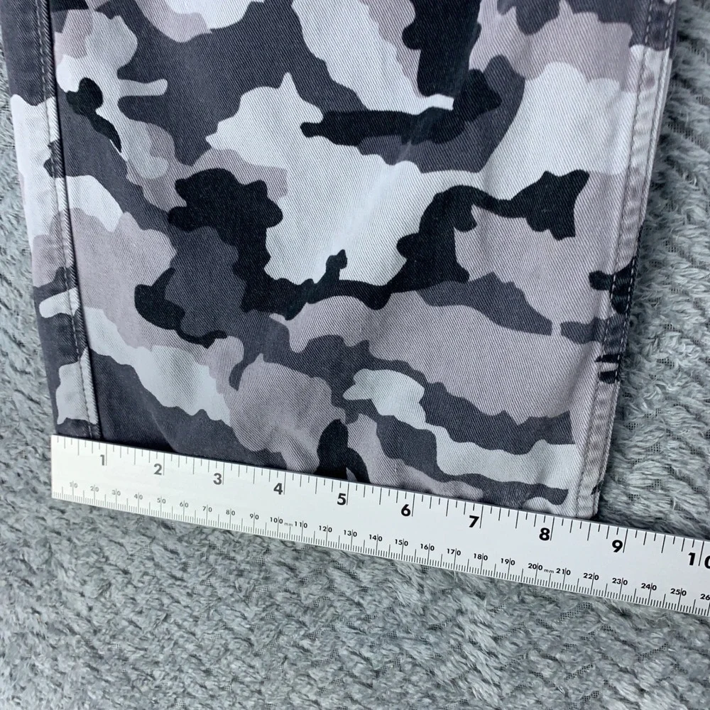 Levi's Cargo Pants Mens 36 (Fits 36x29) Gray Camo Straight Leg Cotton 12462-0019